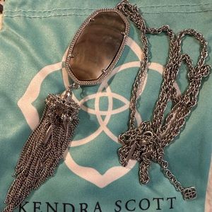 Kendra Scott Rayne Necklace in Silver and Mother of Pearl Stone